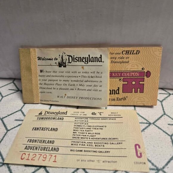 VINTAGE DISNEYLAND EPHEMERA MAGIC KEY COUPON - Picture 1 of 5